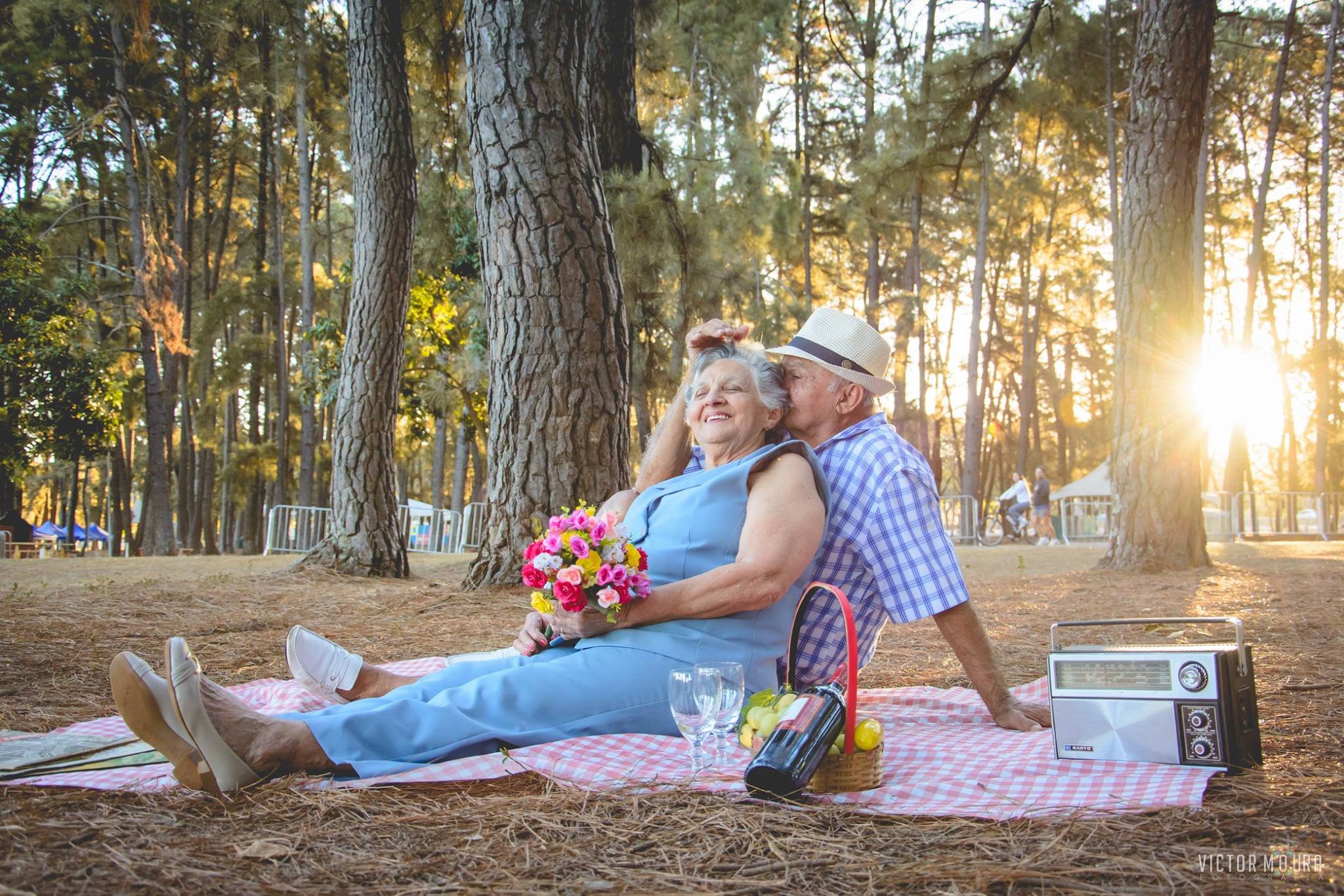 Love is in the air: casal comemora 60 anos de união com ensaio encantador