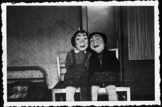 44 fotos bizarras que provam que o Halloween já foi muito assustador