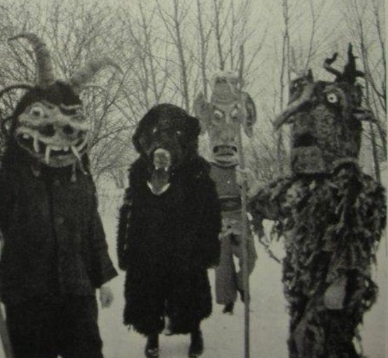44 fotos bizarras que provam que o Halloween já foi muito assustador
