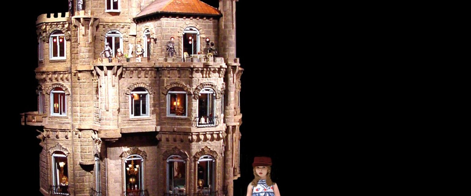 Astrolat Dollhouse Castle