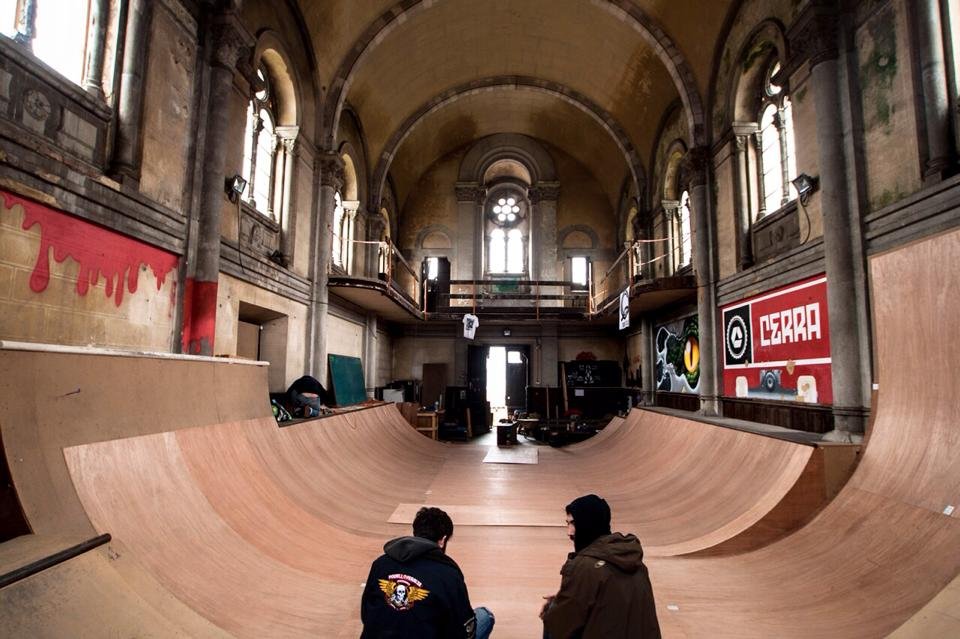 Confira a igreja centenária que virou uma incrível pista de skate