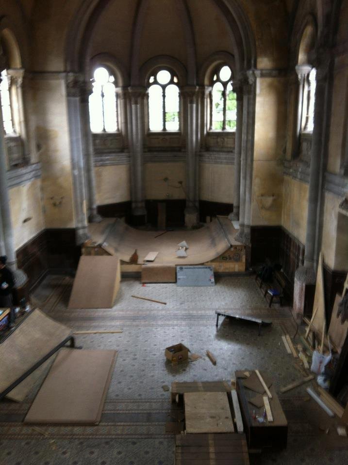 Confira a igreja centenária que virou uma incrível pista de skate