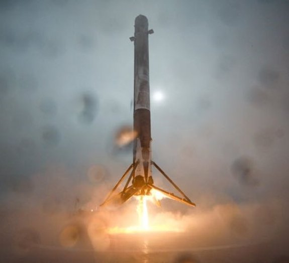 Veja o foguete Falcon 9 de Elon Musk aterrissar e explodir em teste real