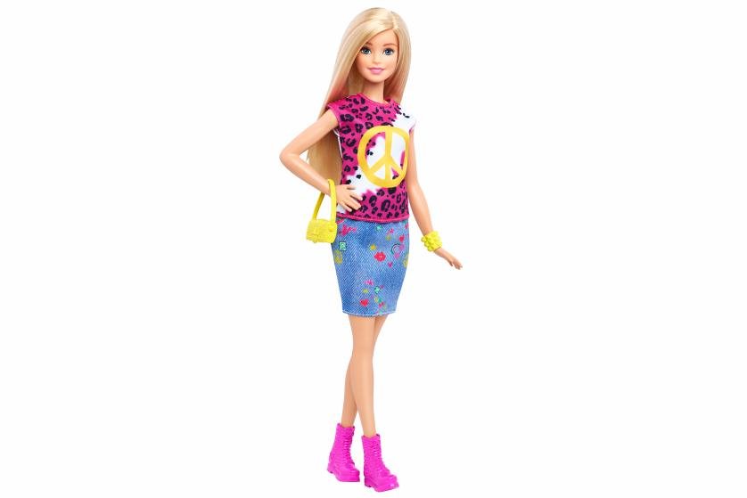 Mudança radical: boneca Barbie ganha o visual da mulher contemporânea