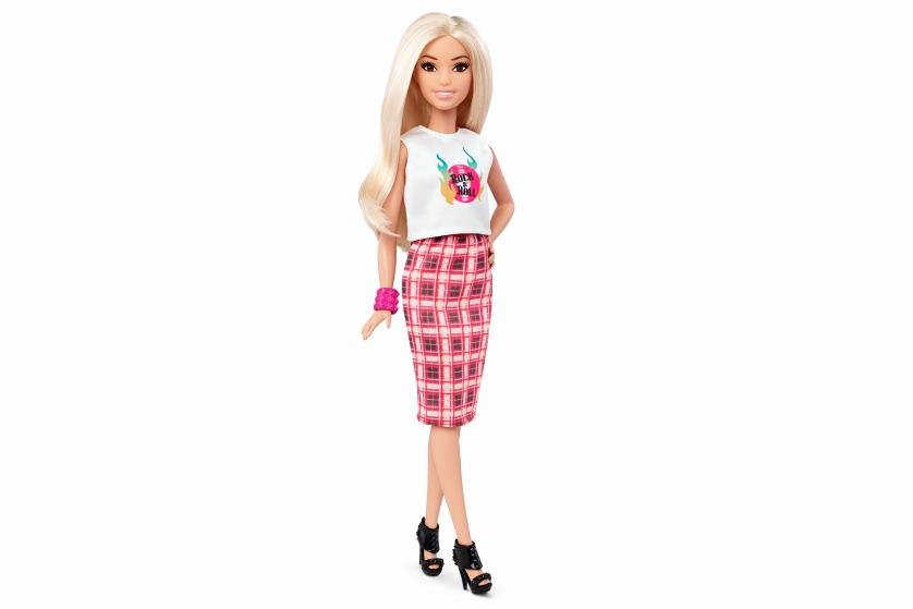 Mudança radical: boneca Barbie ganha o visual da mulher contemporânea