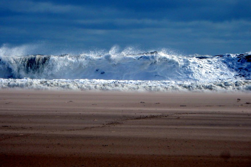 Veja uma galeria com fotos impressionantes de ondas marinhas