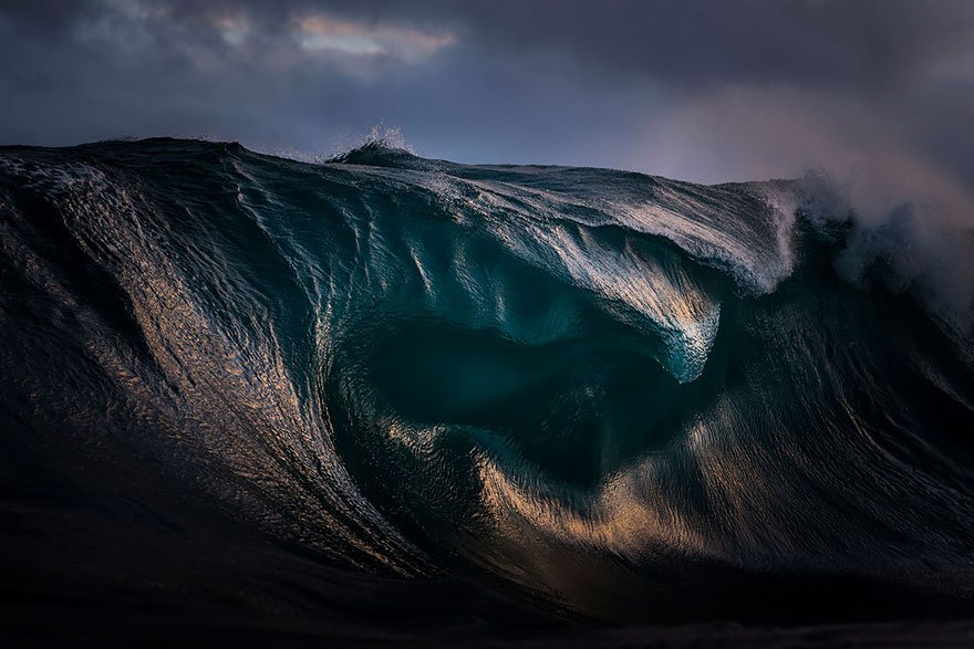 Veja uma galeria com fotos impressionantes de ondas marinhas