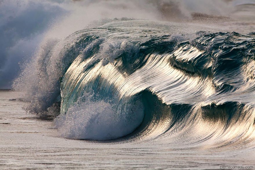 Veja uma galeria com fotos impressionantes de ondas marinhas