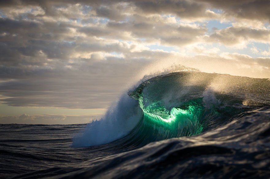Veja uma galeria com fotos impressionantes de ondas marinhas