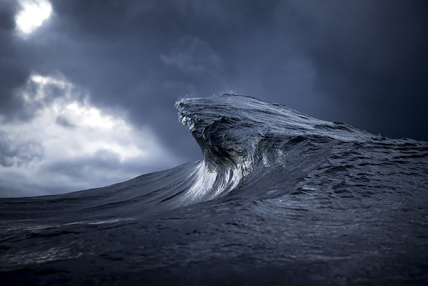 Veja uma galeria com fotos impressionantes de ondas marinhas
