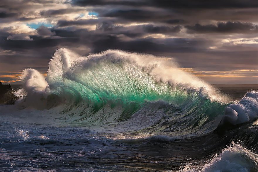 Veja uma galeria com fotos impressionantes de ondas marinhas