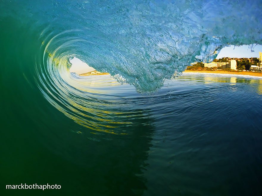 Veja uma galeria com fotos impressionantes de ondas marinhas