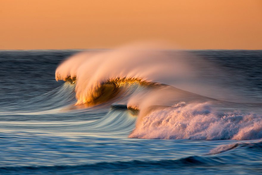 Veja uma galeria com fotos impressionantes de ondas marinhas