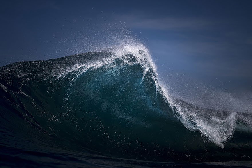 Veja uma galeria com fotos impressionantes de ondas marinhas