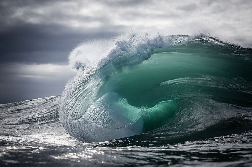 Veja uma galeria com fotos impressionantes de ondas marinhas