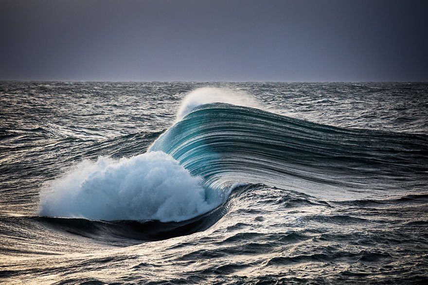 Veja uma galeria com fotos impressionantes de ondas marinhas