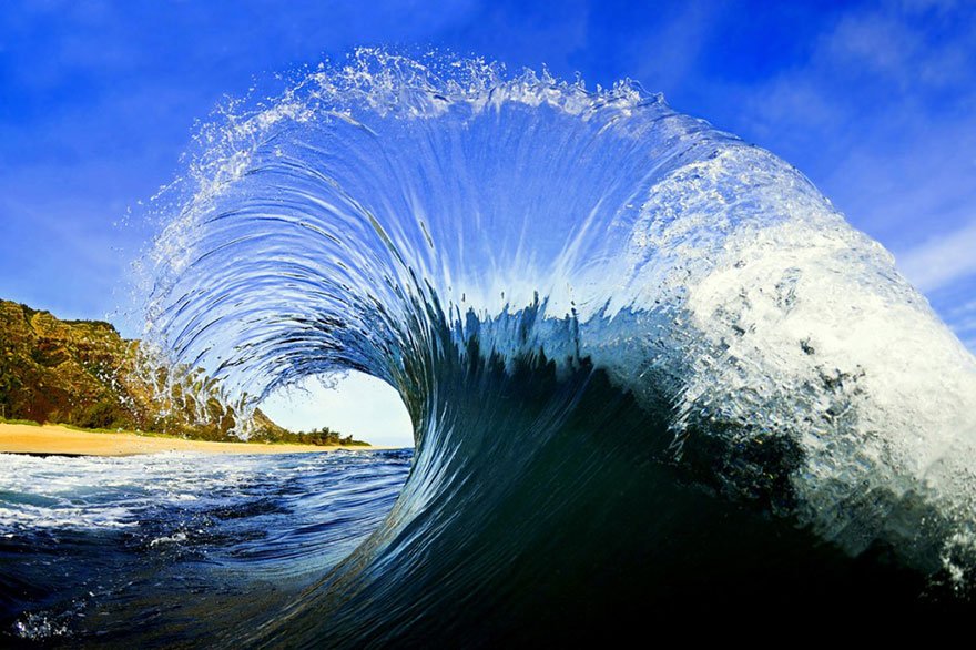 Veja uma galeria com fotos impressionantes de ondas marinhas