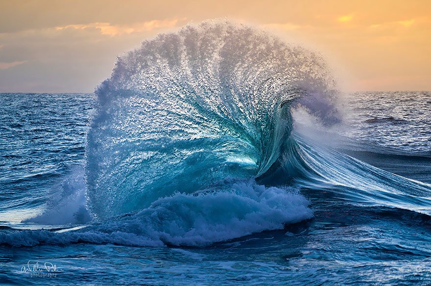 Veja uma galeria com fotos impressionantes de ondas marinhas