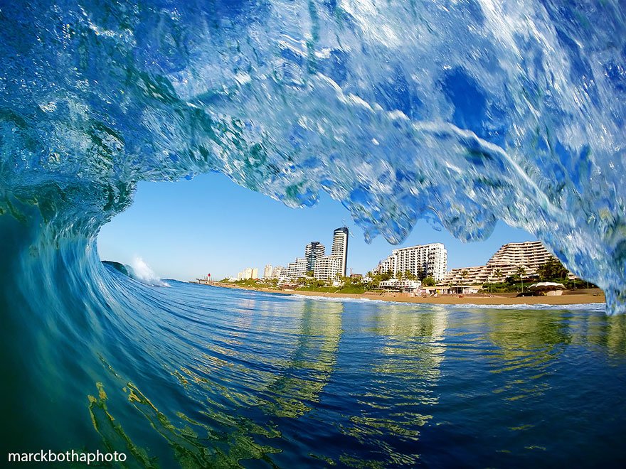 Veja uma galeria com fotos impressionantes de ondas marinhas