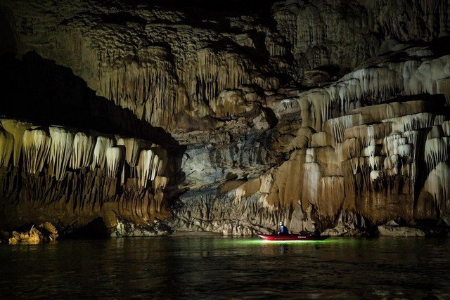 As imagens deste rio cavernoso vão deixar você perplexo, feliz e relaxado