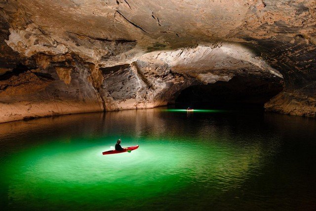As imagens deste rio cavernoso vão deixar você perplexo, feliz e relaxado
