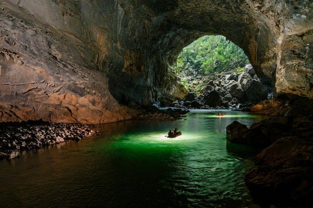 As imagens deste rio cavernoso vão deixar você perplexo, feliz e relaxado
