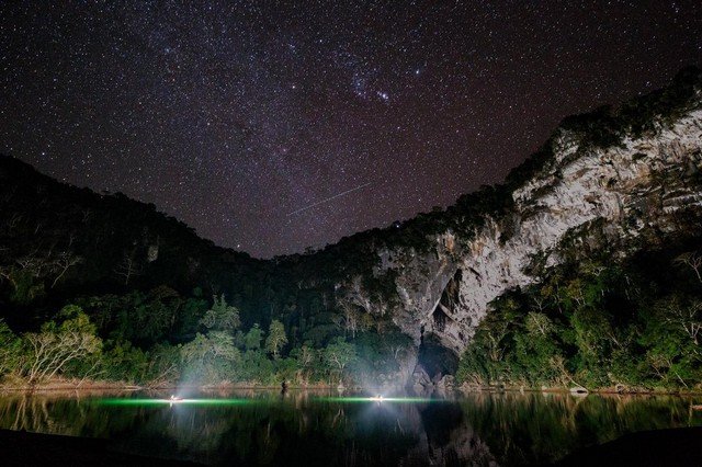 As imagens deste rio cavernoso vão deixar você perplexo, feliz e relaxado