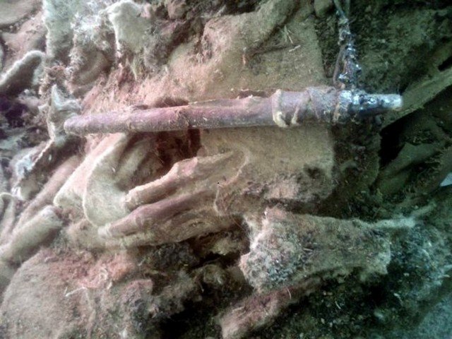 Múmia de 1,5 mil anos é encontrada usando tênis – como isso é possível?