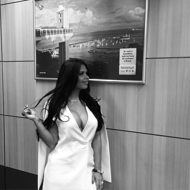 Milena Santos no gabinete do marido