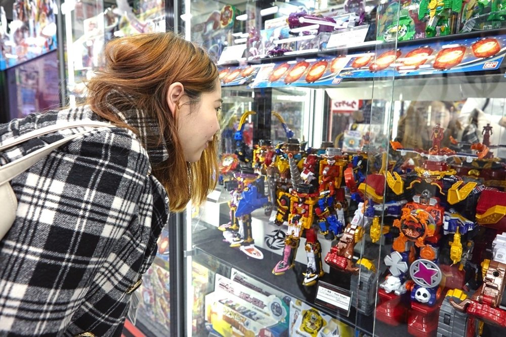 As luzes e cores de Akihabara