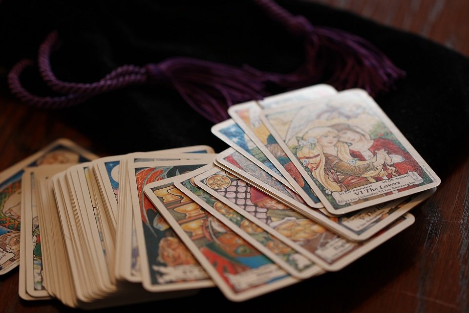 A história e a magia do Tarot - Mega Curioso