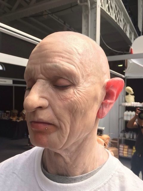 Este senhor punk é, na verdade, uma jovem modelo