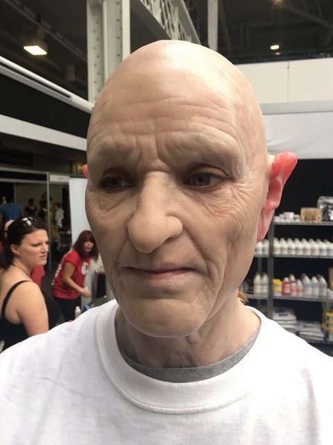 Este senhor punk é, na verdade, uma jovem modelo