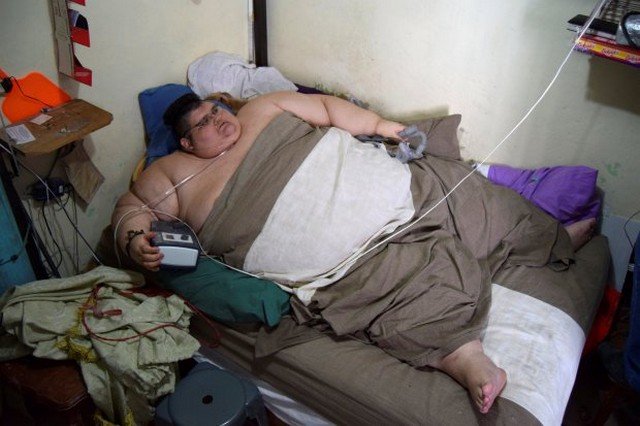 Após 6 anos sem sair da cama, homem superobeso é encaminhado a tratamento