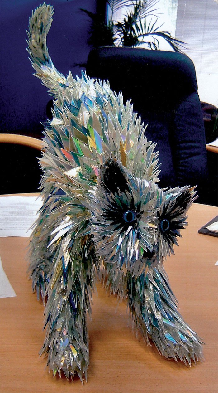 Este artista fez um verdadeiro milagre com CDs antigos