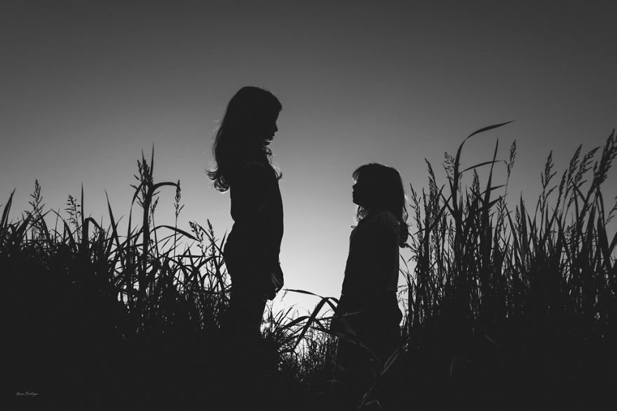 Esta mulher pediu demissão e agora ganha a vida fotografando as filhas