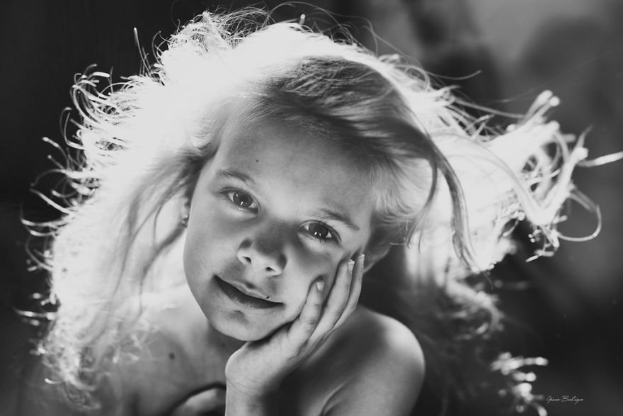 Esta mulher pediu demissão e agora ganha a vida fotografando as filhas