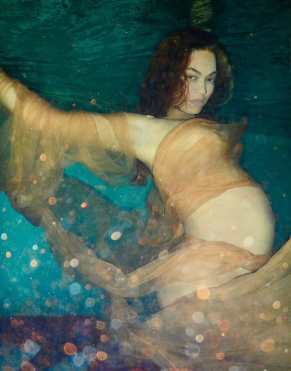Beyoncé bate recorde de foto mais curtida no Instagram em menos de 24 horas