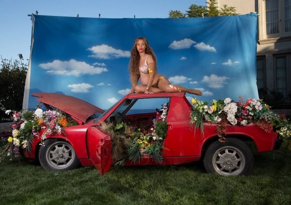 Beyoncé bate recorde de foto mais curtida no Instagram em menos de 24 horas