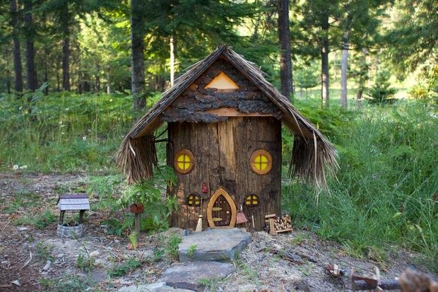 Existe uma casa de Hobbit à venda e você precisa conhecer essa belezinha