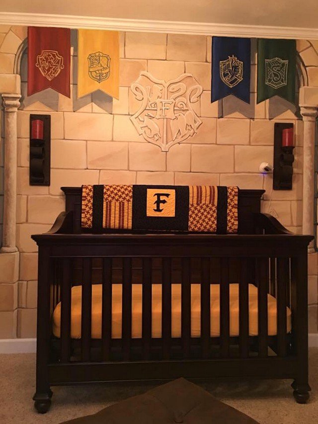 Fãs de Harry Potter transformaram o quarto do filho em Hogwarts