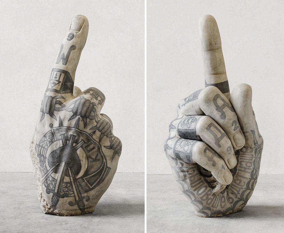 Esculturas clássicas com tatuagens mafiosas? Por que não?