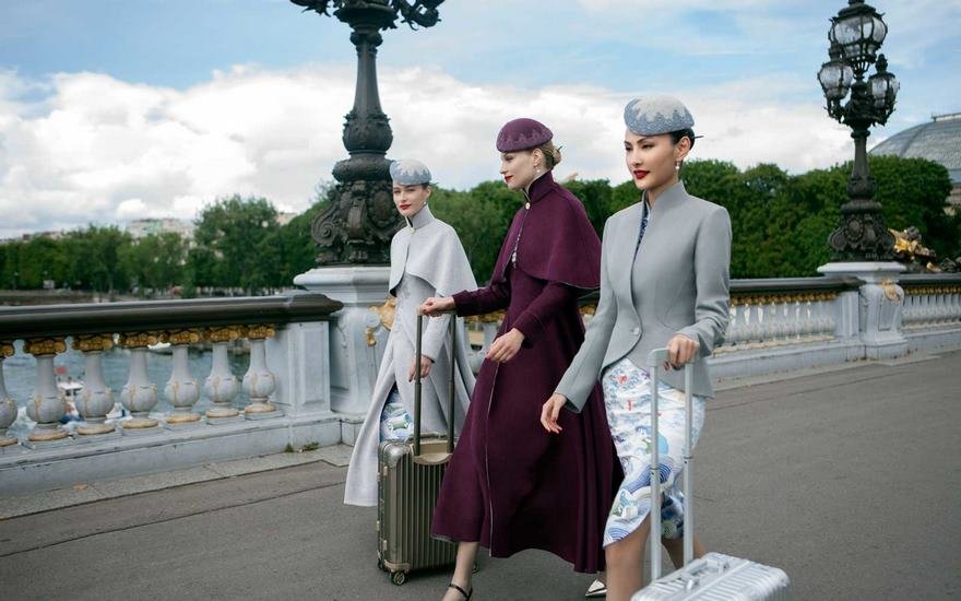 As roupas destes comissários deixam as outras companhias aéreas no chinelo