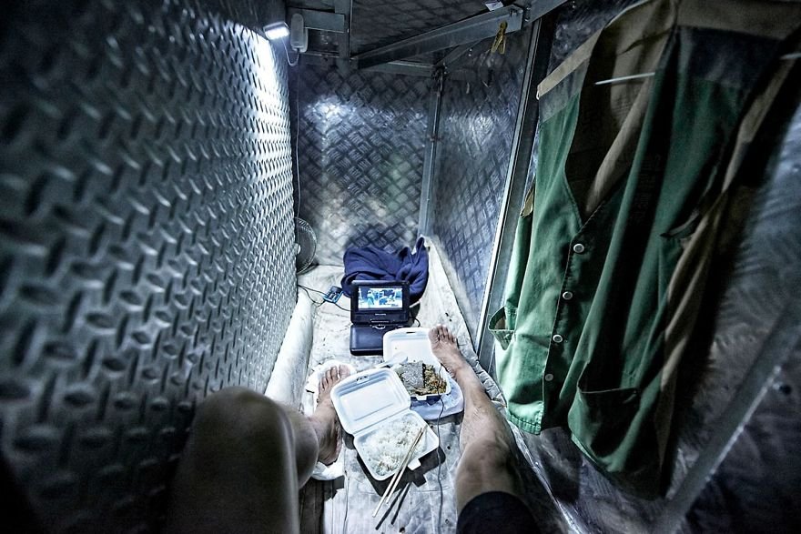 Chocante: estas pessoas moram em casas que mais parecem caixões