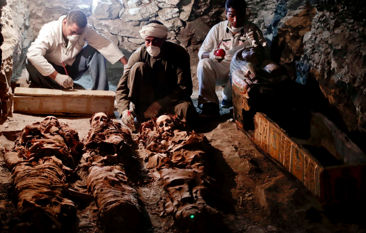múmias e esqueletos egípcios