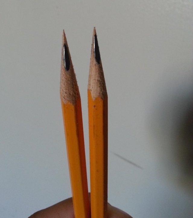 Um lápis em uma tabela