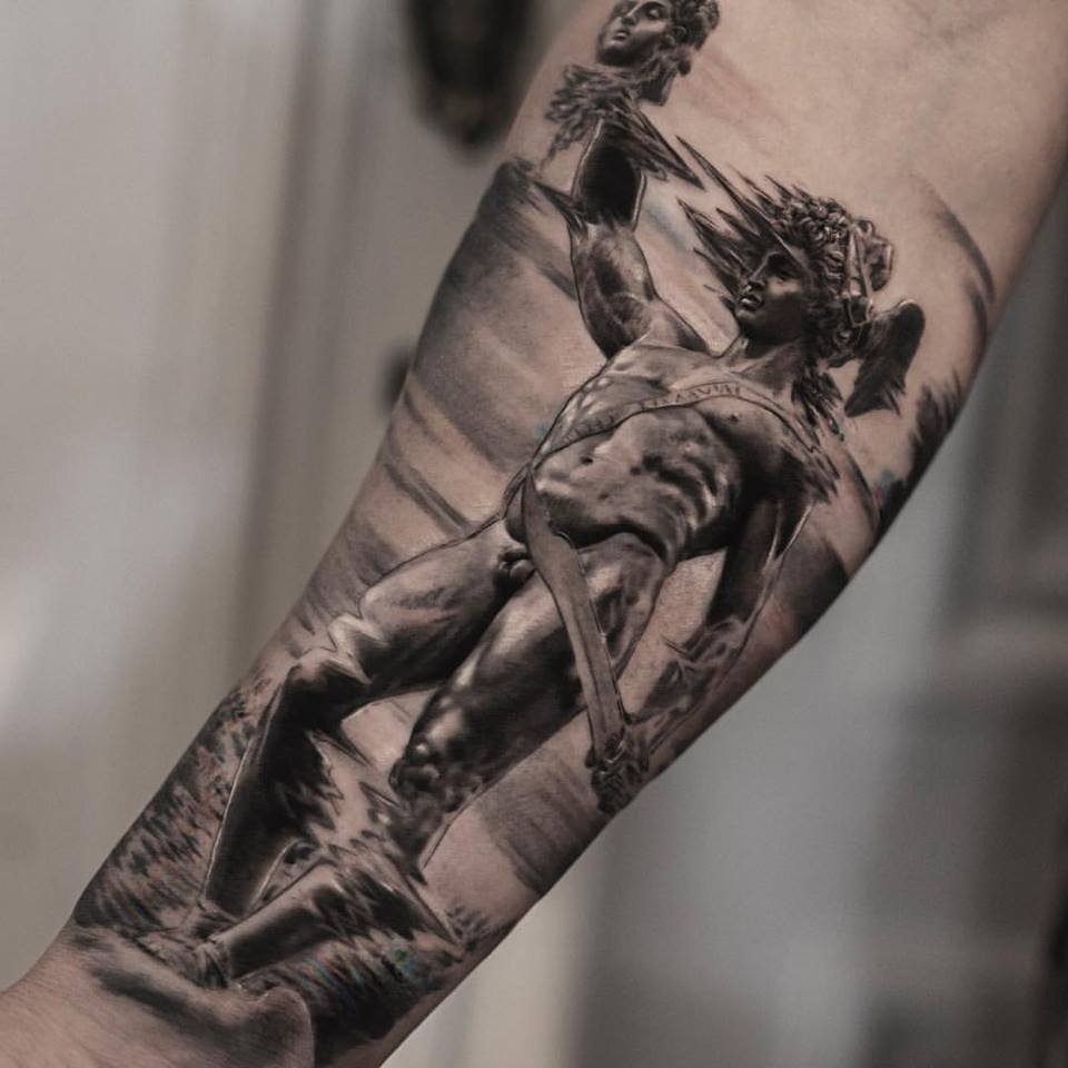 Uma tatuagem no braço