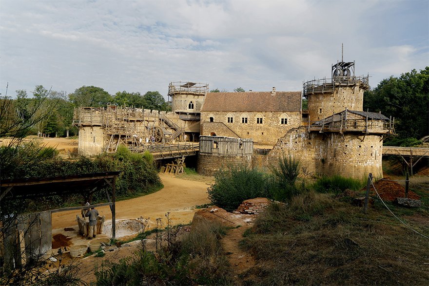 Este incrível castelo está sendo construído com técnicas medievais