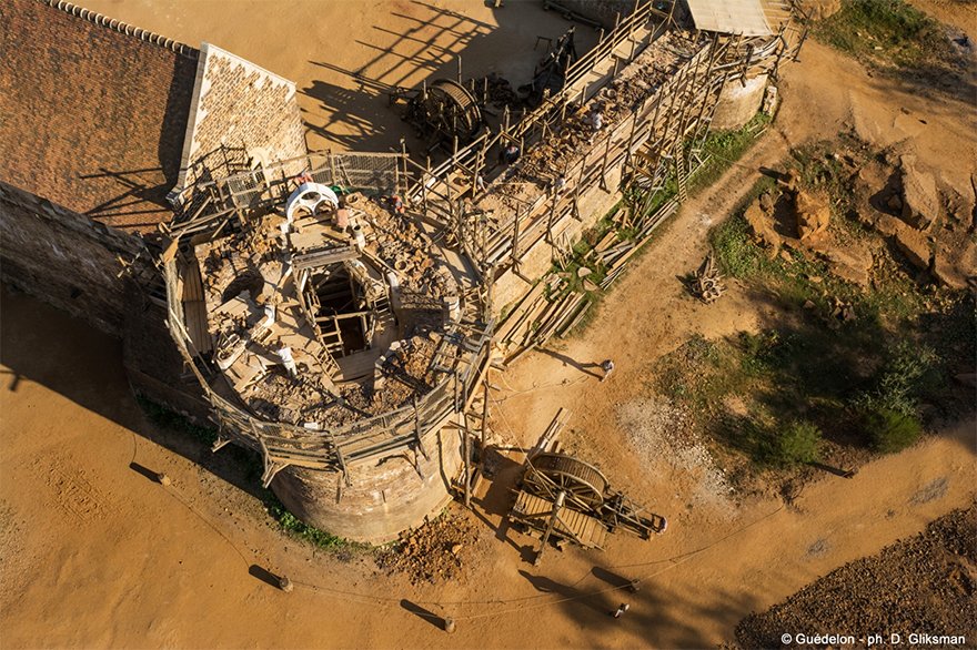 Este incrível castelo está sendo construído com técnicas medievais
