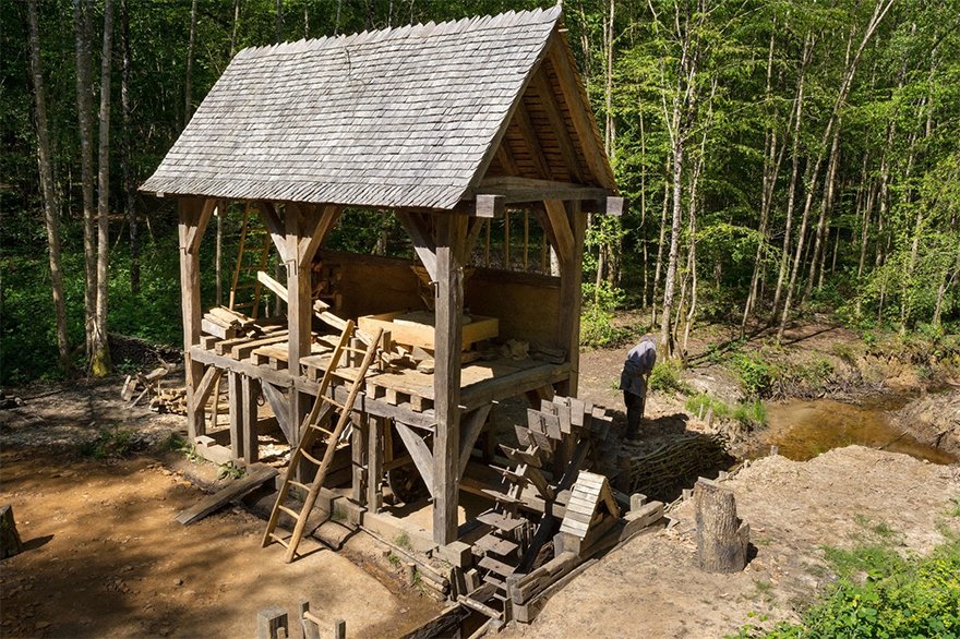 Este incrível castelo está sendo construído com técnicas medievais